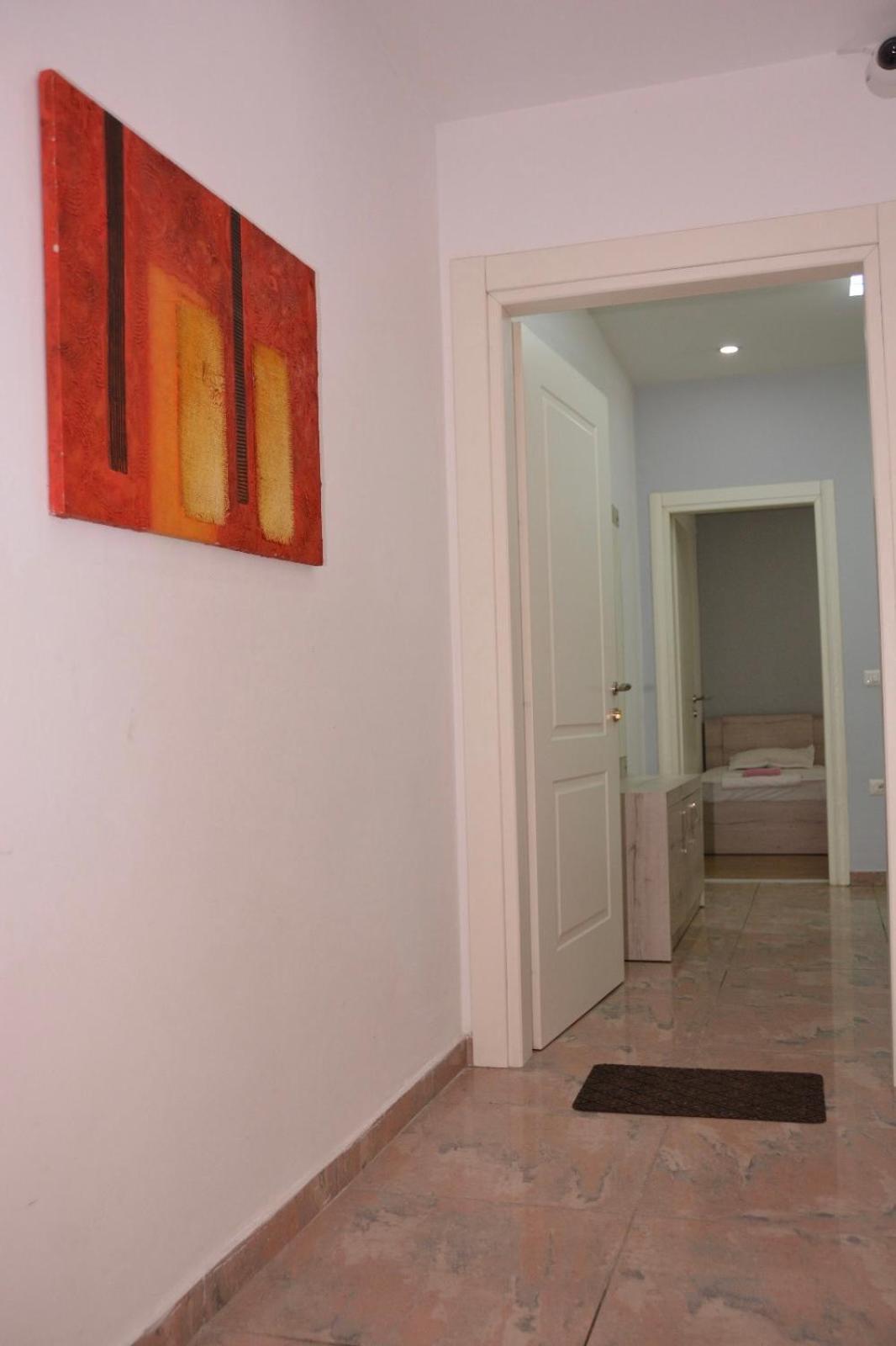Apartment B&c *