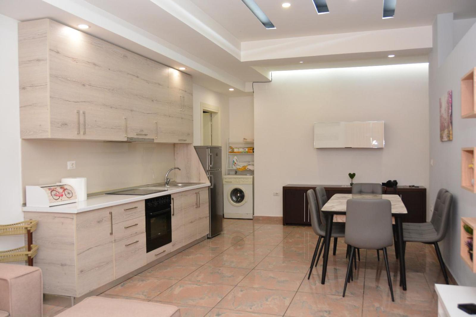 Apartment B&c