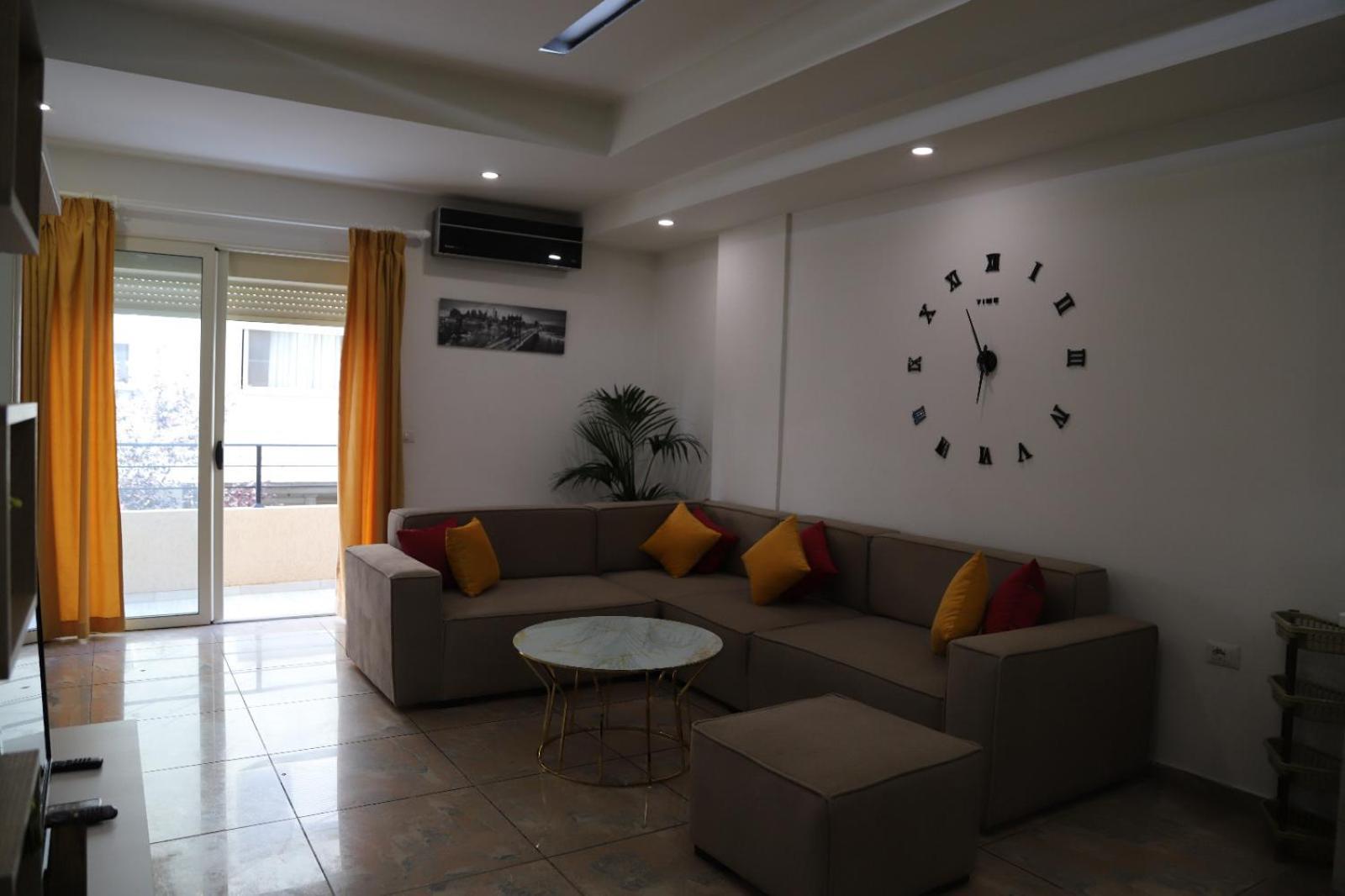 Apartment B&c *